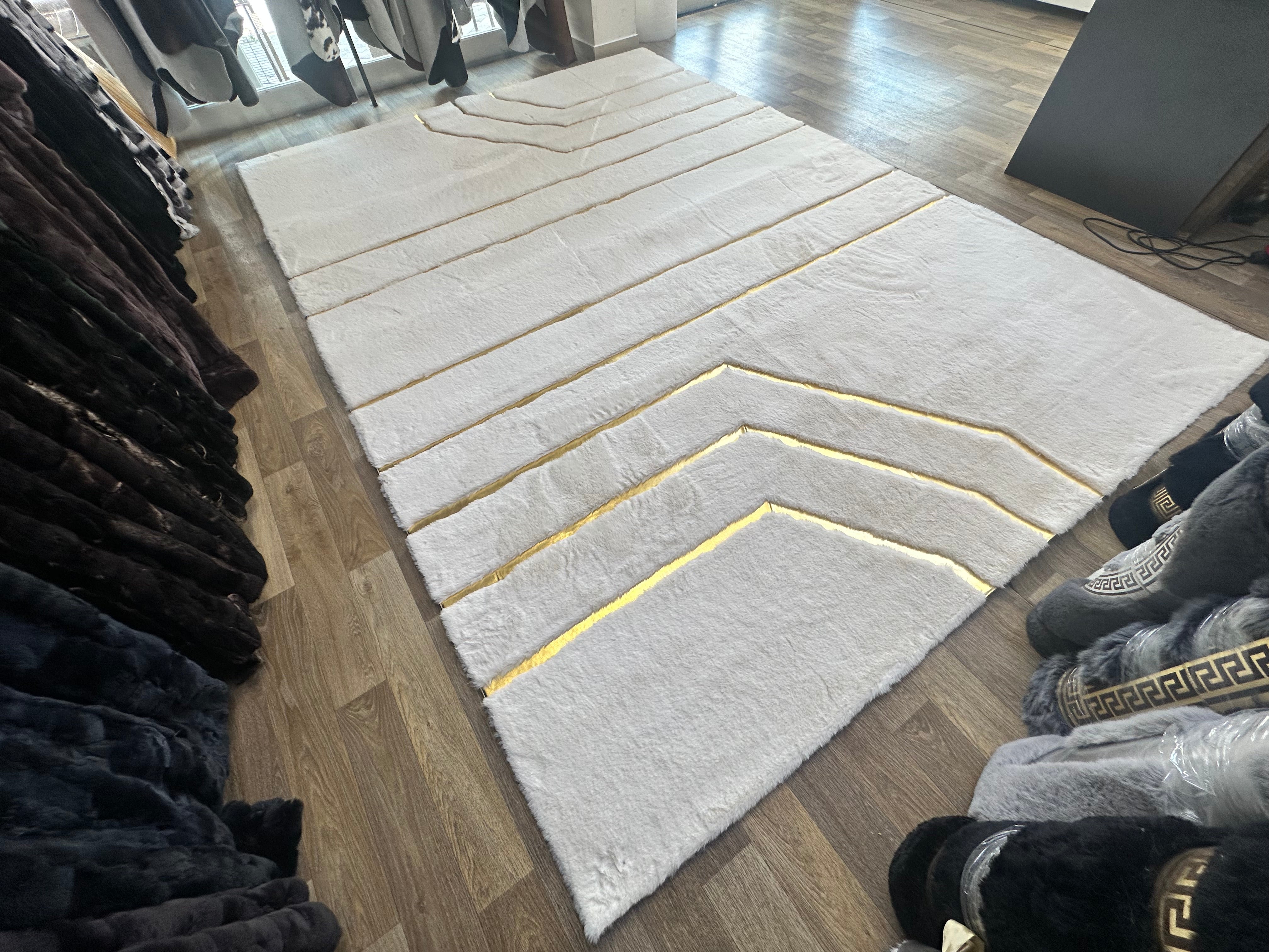 Cream Soft Plush Area Rug – Modern Geometric Luxury Rug with Gold Accents