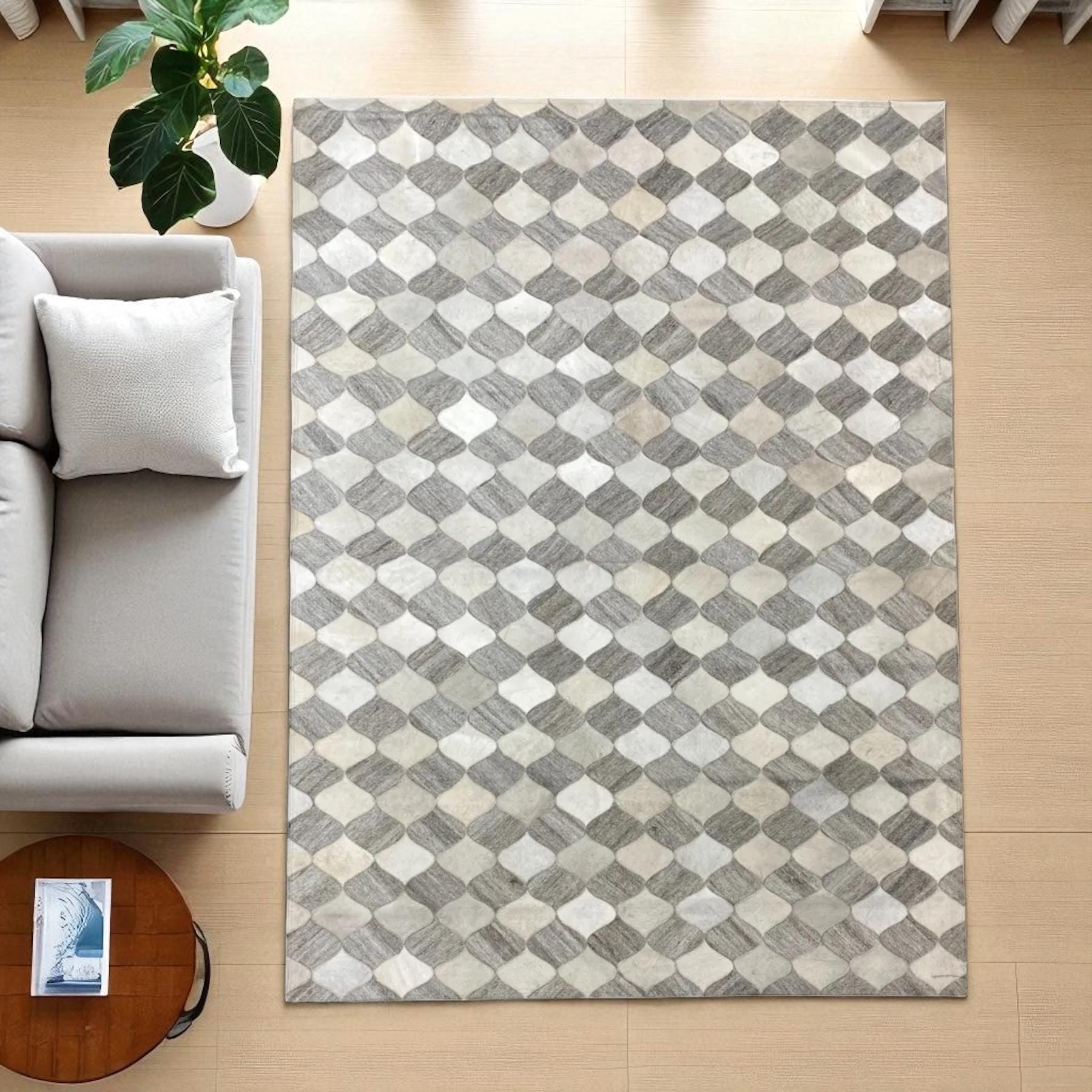 Gray and White Cowhide Rug, Patchwork Leather Area Rug, Handmade Natural Cowhide Carpet, Custom Size Rug for Living Room or Entryway