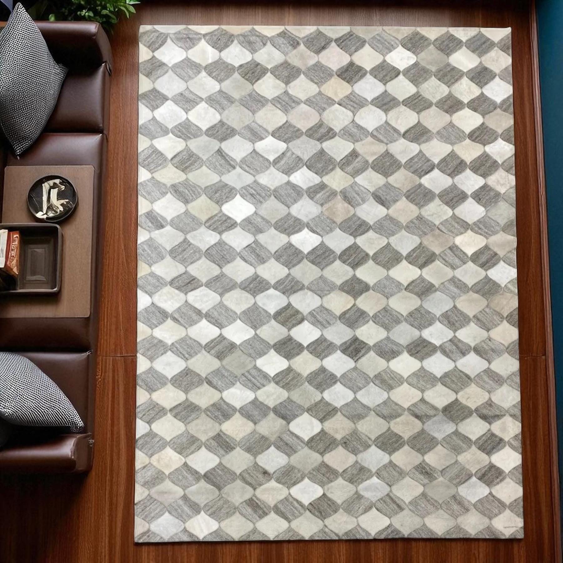 Gray and White Cowhide Rug, Patchwork Leather Area Rug, Handmade Natural Cowhide Carpet, Custom Size Rug for Living Room or Entryway