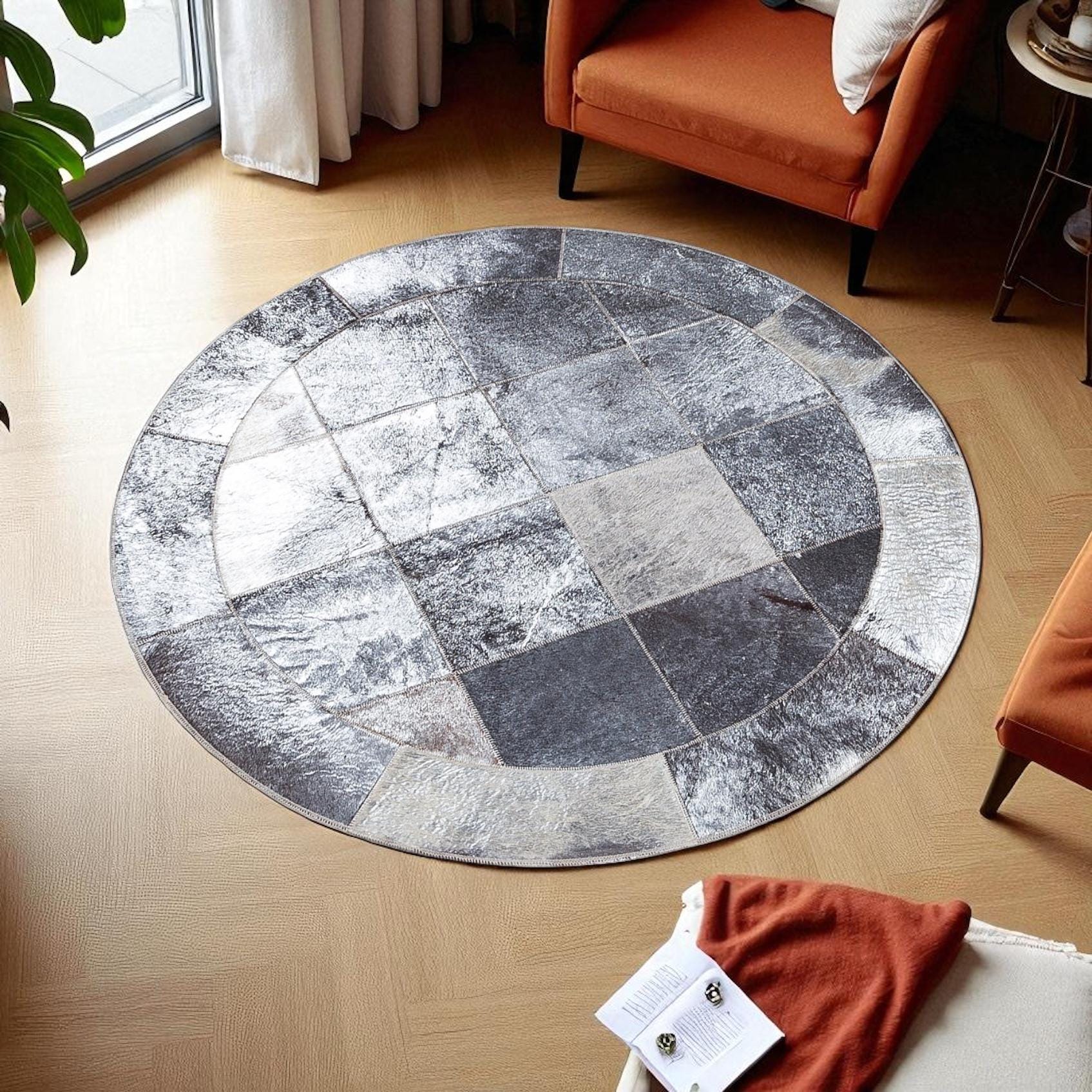Modern Round Cowhide Area Rug in Silver and Grey, Handmade Patchwork Hair on Hide Leather Carpet, Circular Shiny Cow Skin Rug for Home Decor