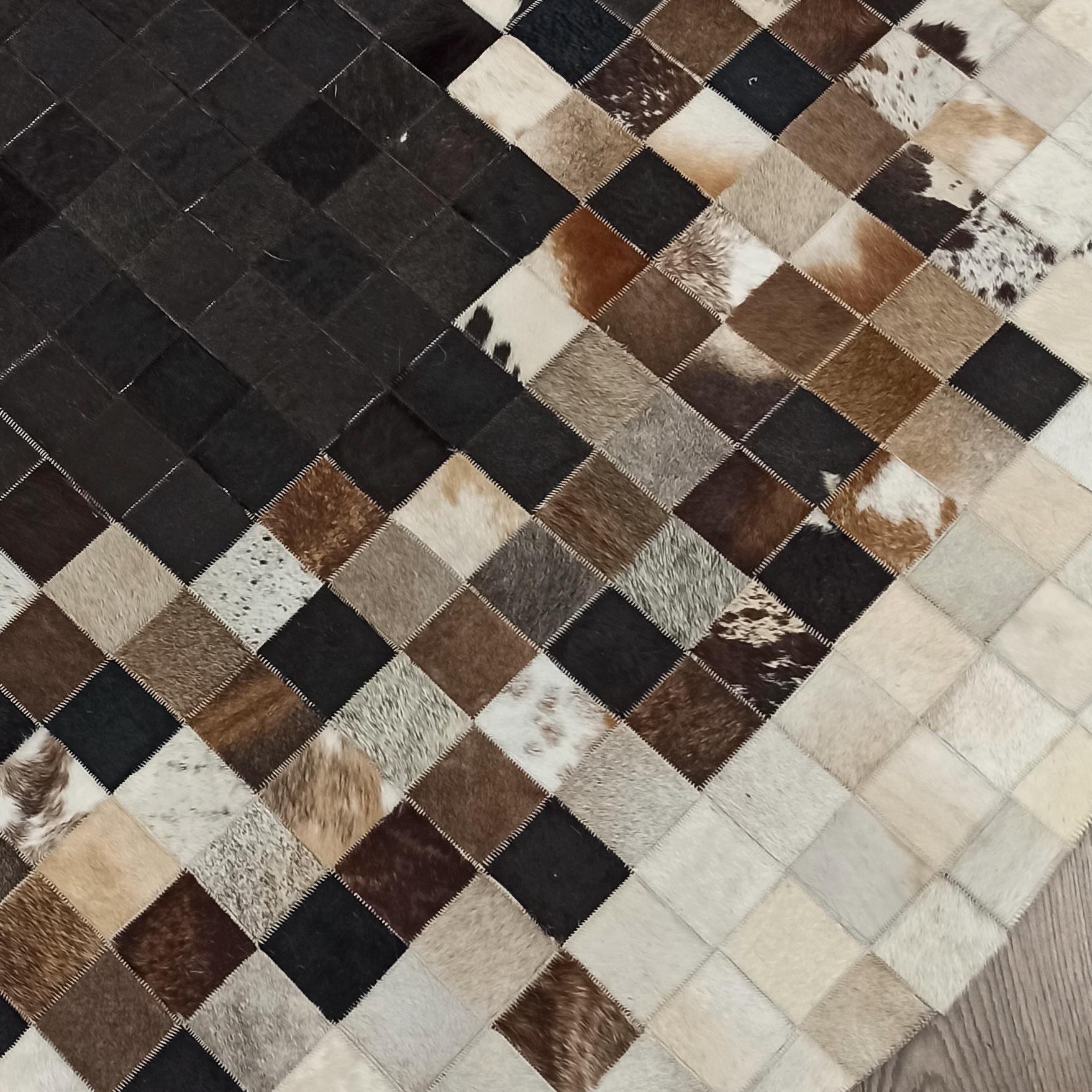 Brown Ombre Round Cowhide Rug, Custom Circle Leather Patchwork Carpet, Natural Brown and Black Cow Hide, Boho Rustic Living Room Area Rug